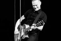 Bryan-Adams-2_6276229_4159817_9726213-1200x800